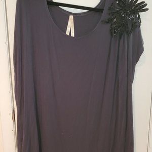 Black Blouse with Sequin Decoration (Plus Sized)